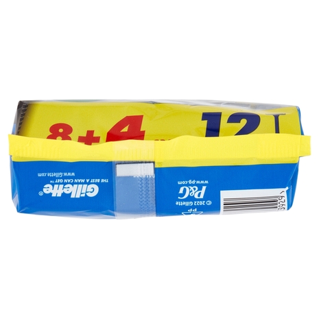 Gillette Rasoio Uomo Blue3 Smooth Usa e Getta a 3 Lame, Confezione da 8 rasoi + 4 Gratis = 12 Rasoi